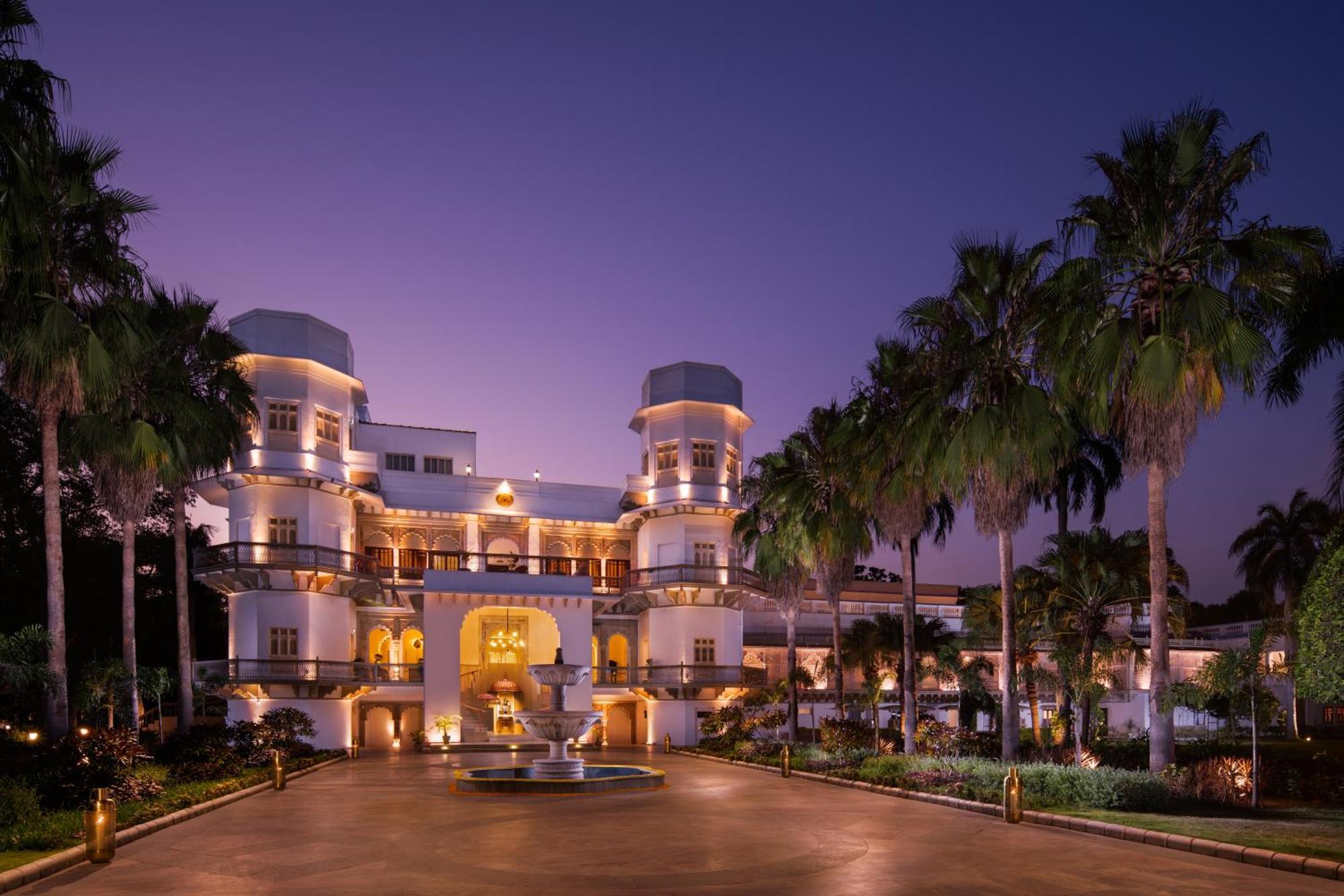 Taj Usha Kiran Palace, Gwalior Exterior photo